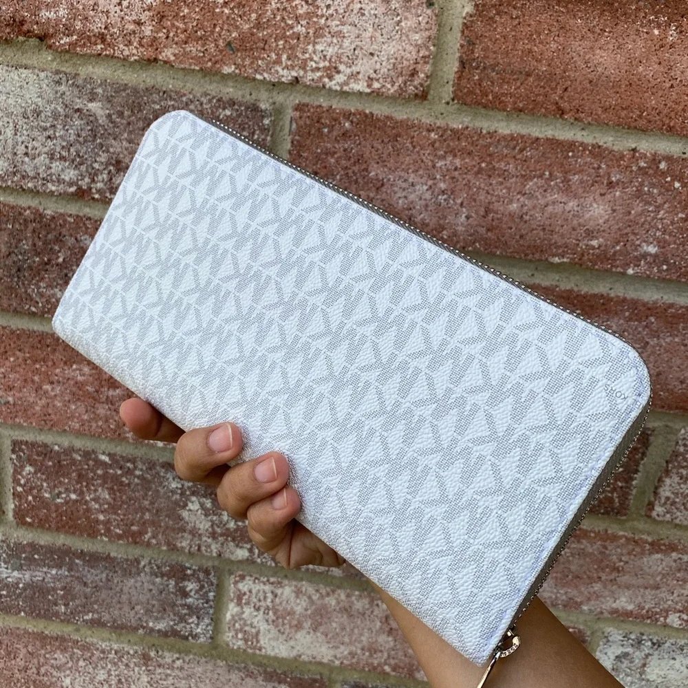 Michael Kors White Logo Zip-Around Wallet - Picture 3 of 6